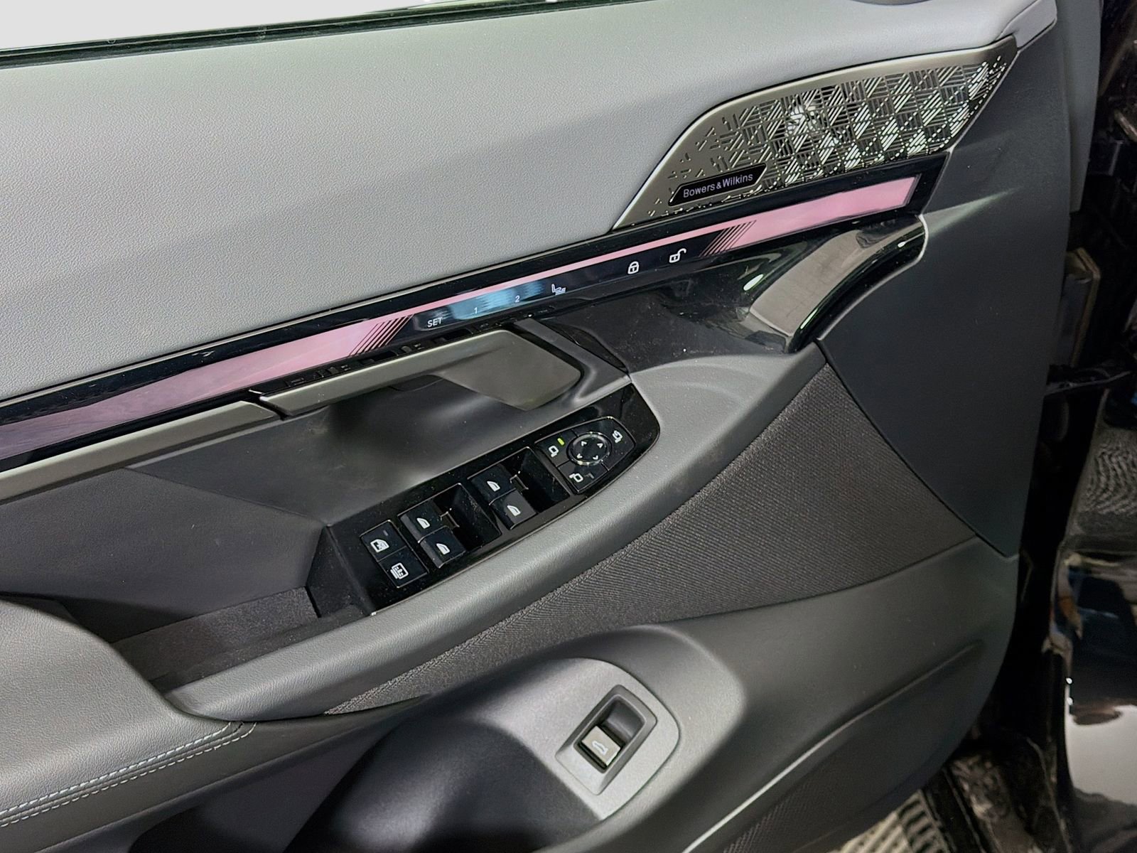 New 2027 BMW 550e xDrive AWD/4WD image 21