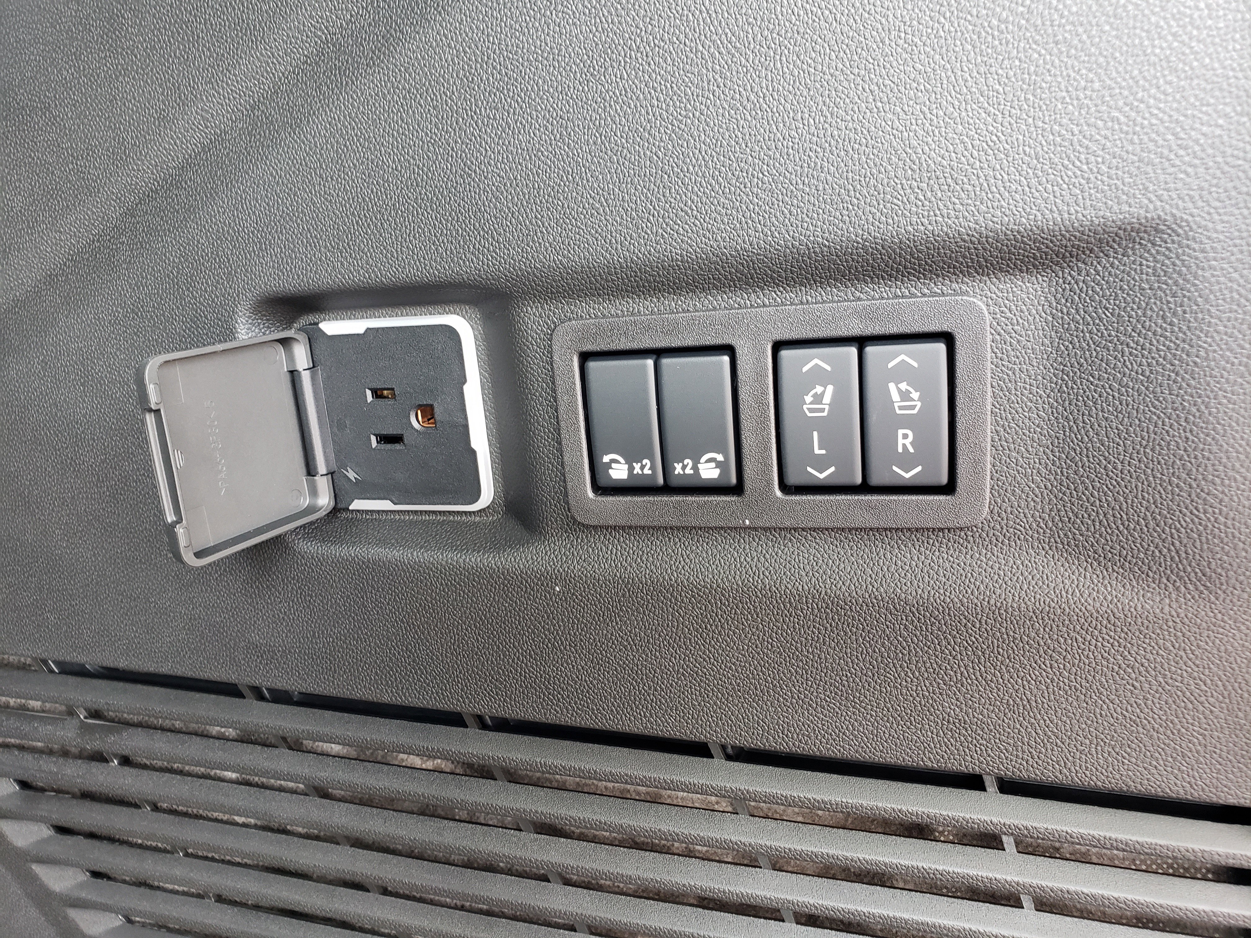 New 2026 Chevrolet Tahoe Premier w/ Sun And Tow Package image 11