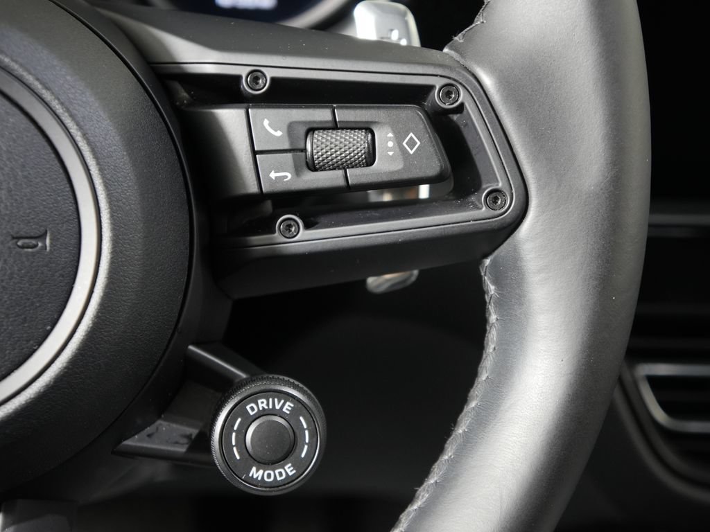 Certified 2023 Porsche Macan S AWD/4WD image 29