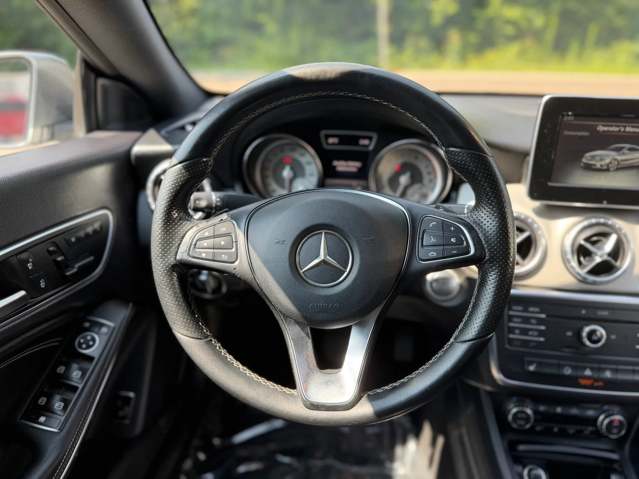 Used 2015 Mercedes-Benz CLA 250 4MATIC image 24