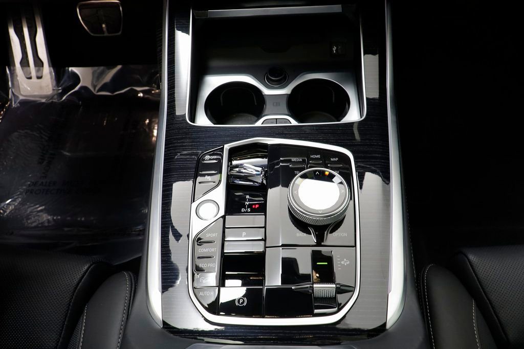 Certified 2025 BMW X7 M60i AWD/4WD image 13