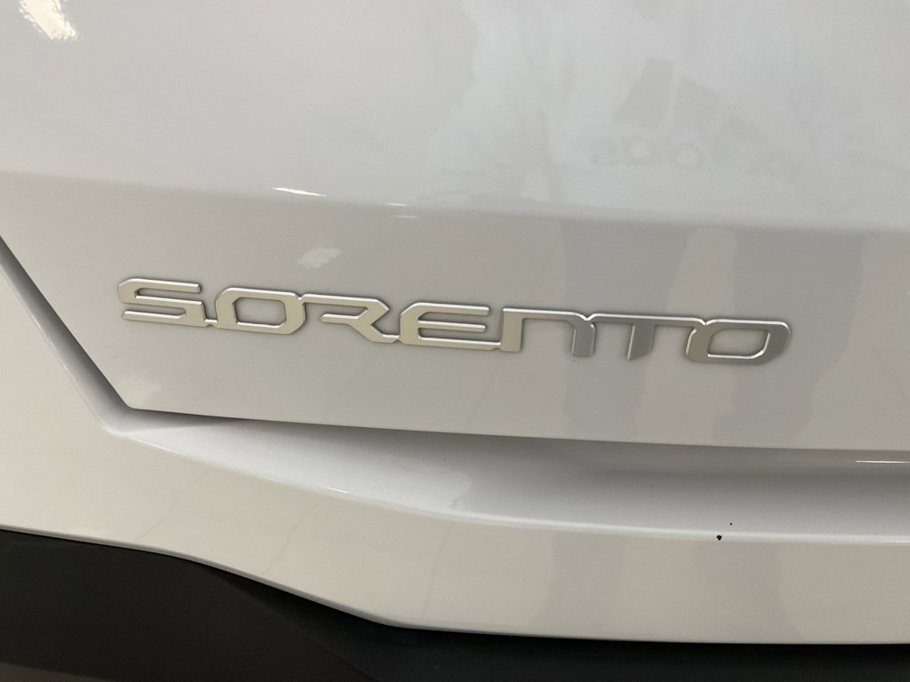 Used 2024 Kia Sorento S image 27