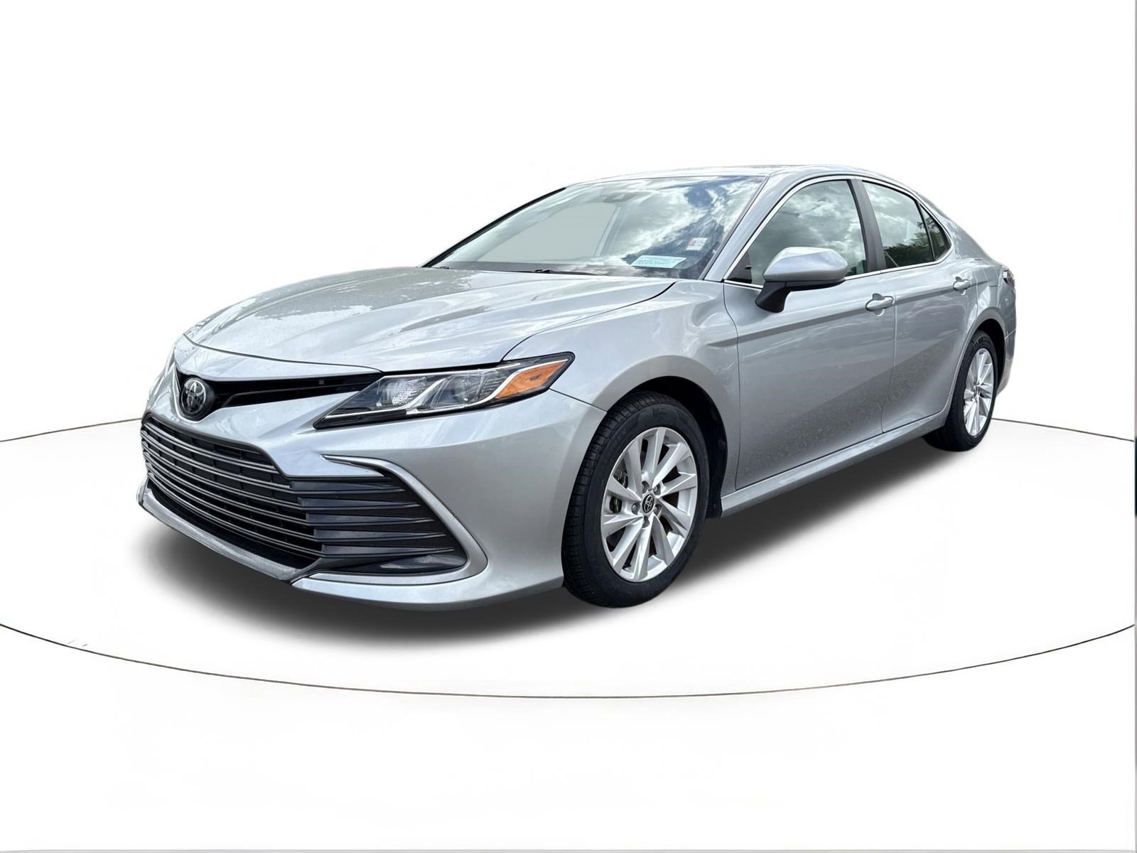 Used 2024 Toyota Camry LE FWD image 7