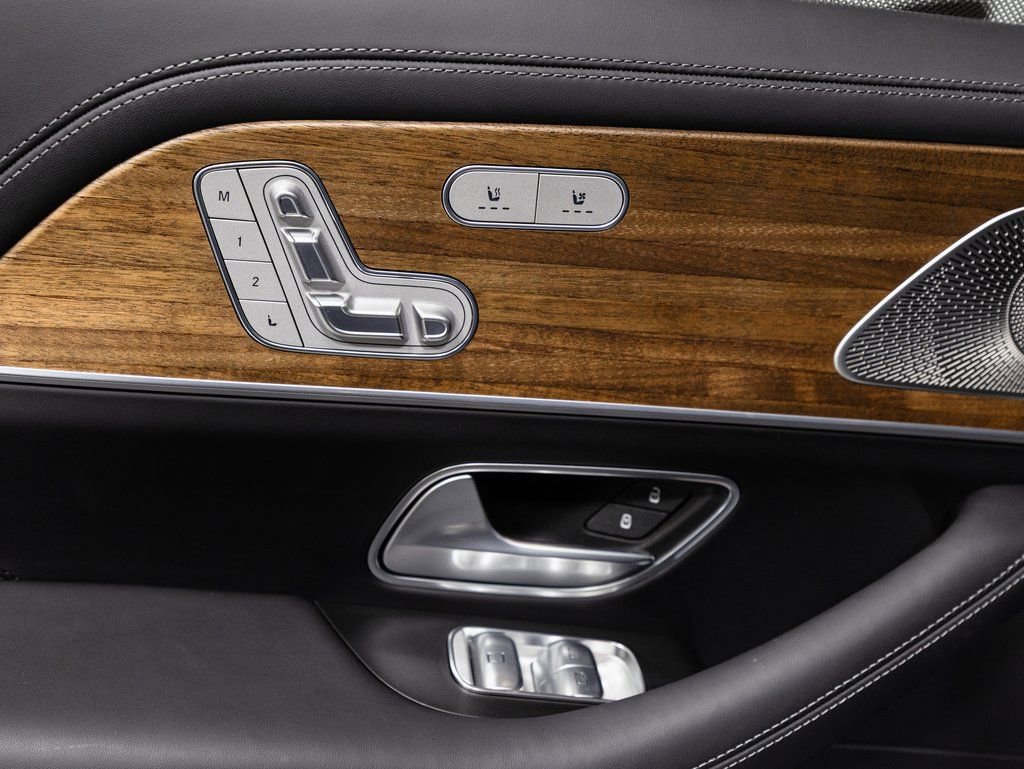 Used 2024 Mercedes-Benz Maybach GLS 600 4MATIC image 28