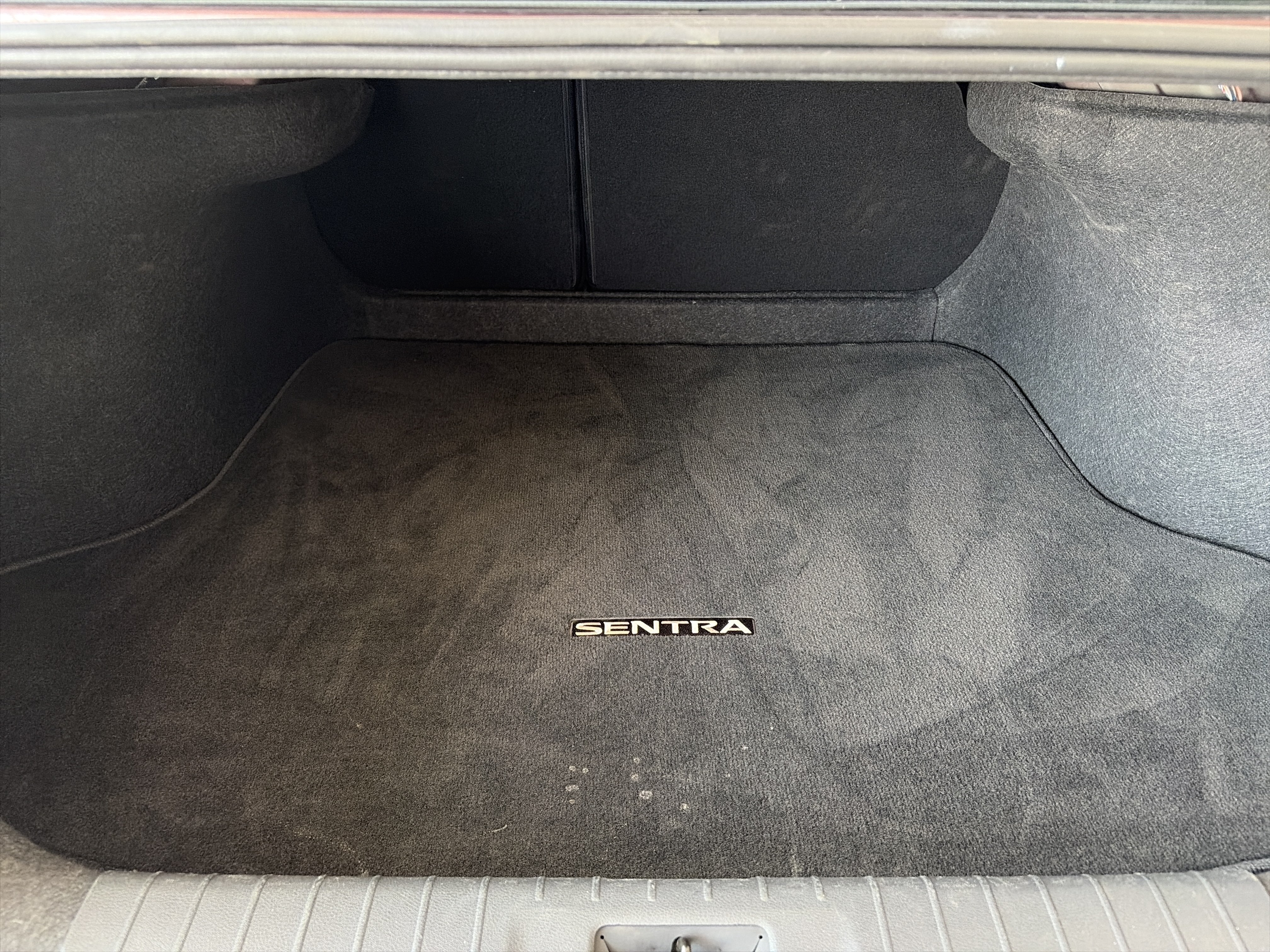 Used 2025 Nissan Sentra SV FWD image 7