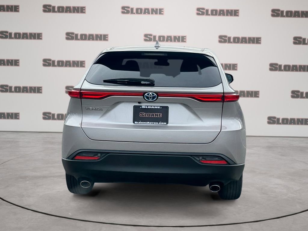 Used 2024 Toyota Venza LE image 4