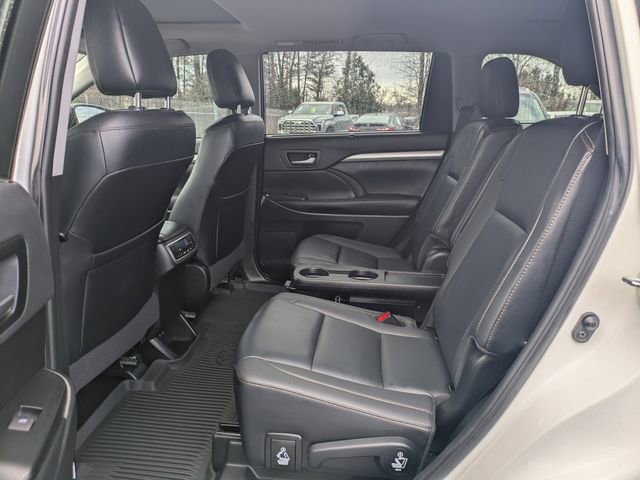 Used 2019 Toyota Highlander XLE image 15