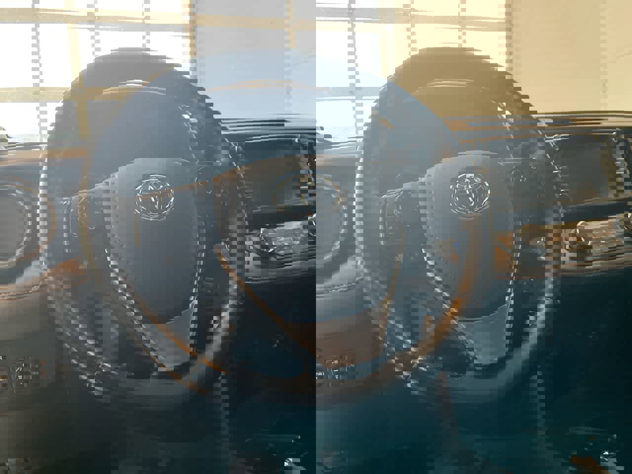 Used 2017 Toyota RAV4 SE w/ Advanced Technology Package image 14