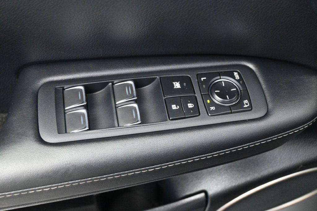 Used 2022 Lexus RX 350L Premium w/ Premium Package AWD/4WD image 4