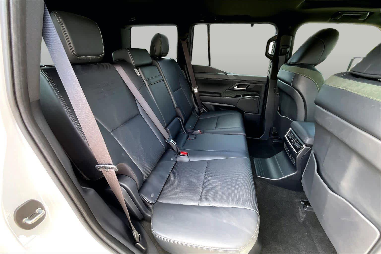 Used 2024 Lexus GX 550 AWD/4WD image 19