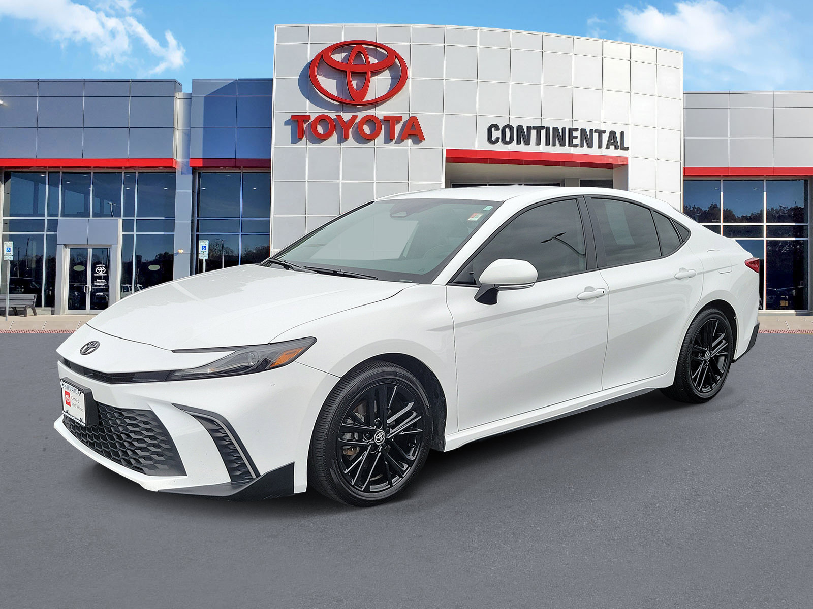 Certified 2025 Toyota Camry SE w/ Convenience Package FWD image 3