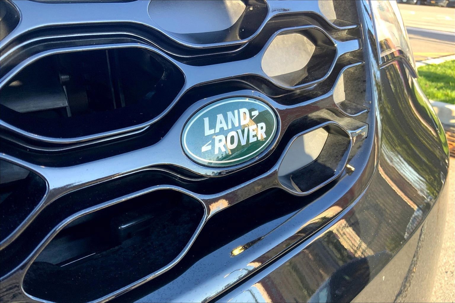 Used 2025 Land Rover Discovery Dynamic SE AWD/4WD image 31