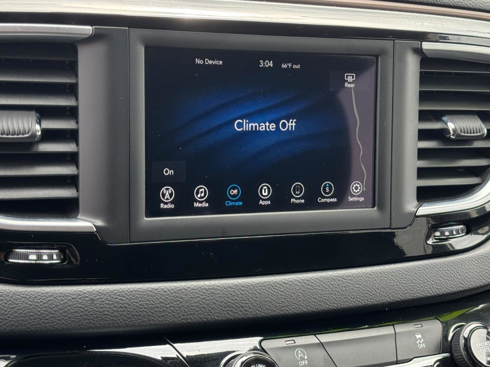 Used 2021 Chrysler Voyager LX image 15