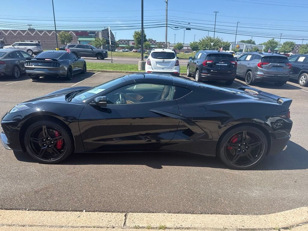 Used 2022 Chevrolet Corvette Stingray Premium Cpe w/ Z51 Performance Package RWD image 37