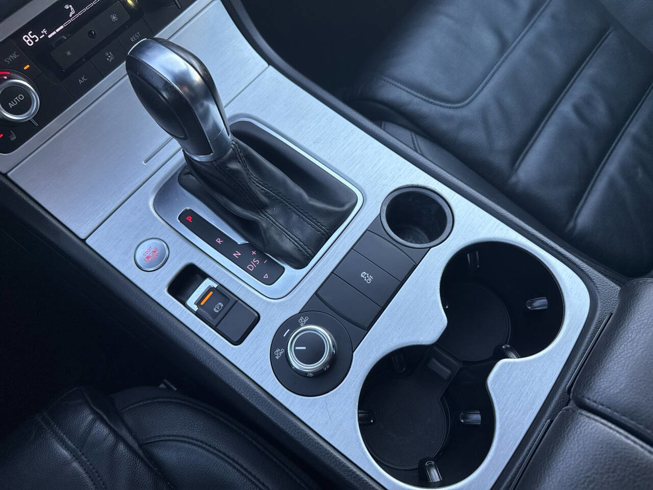 Used 2014 Volkswagen Touareg VR6 image 36