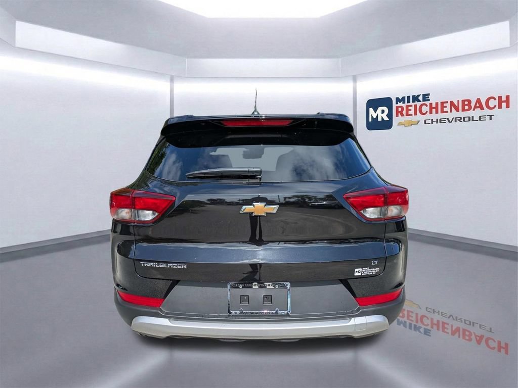 Used 2026 Chevrolet TrailBlazer LT FWD image 5