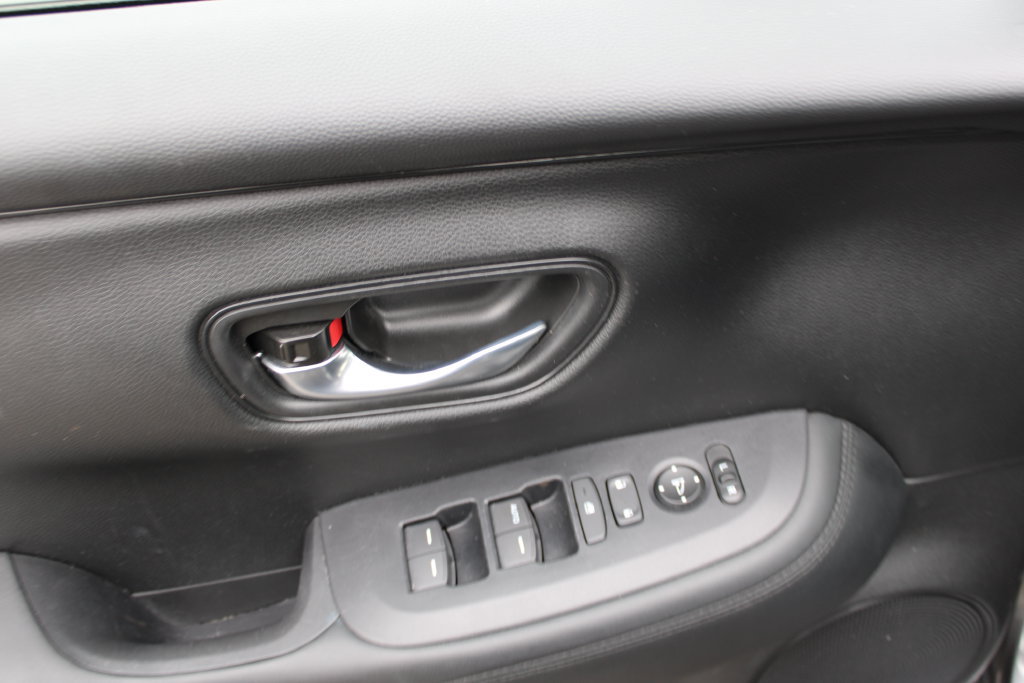 Used 2025 Honda HR-V LX image 12