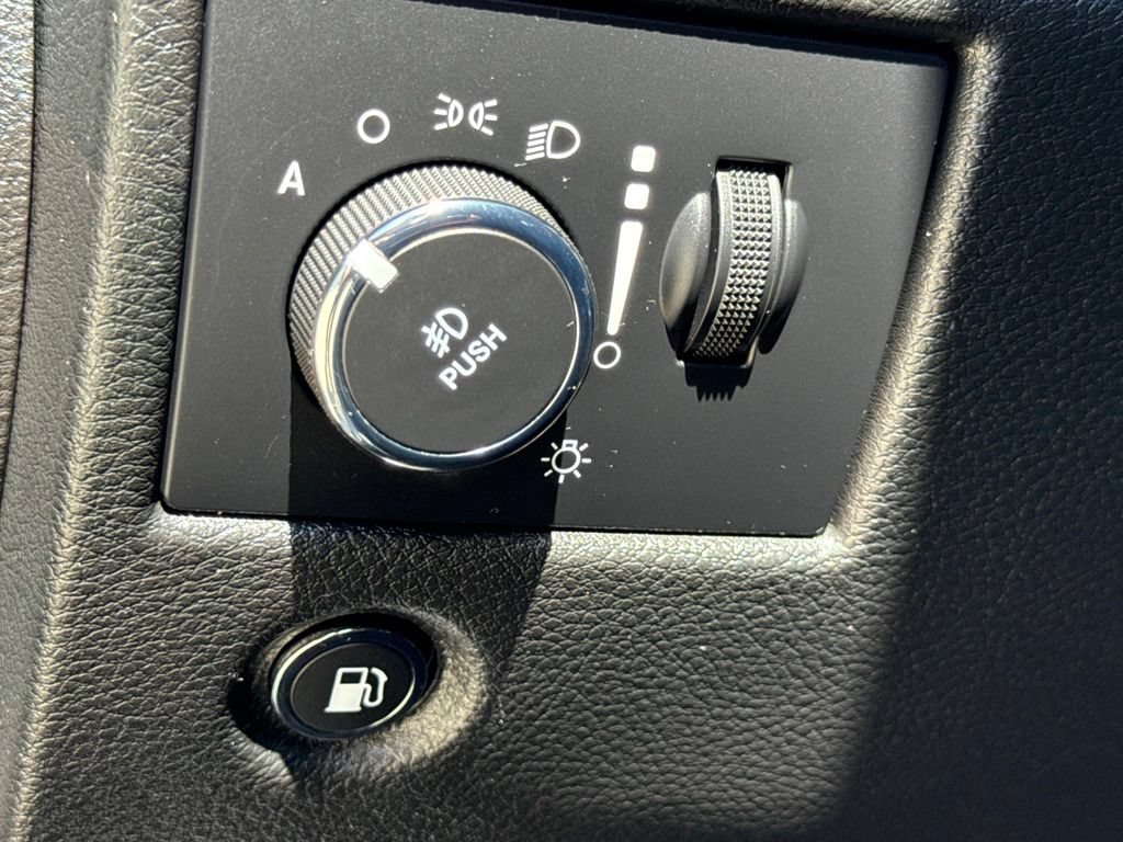 Used 2021 Jeep Grand Cherokee Laredo X AWD/4WD image 22