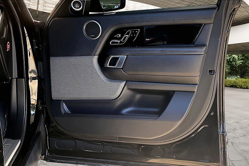 Used 2019 Land Rover Range Rover AWD/4WD image 16