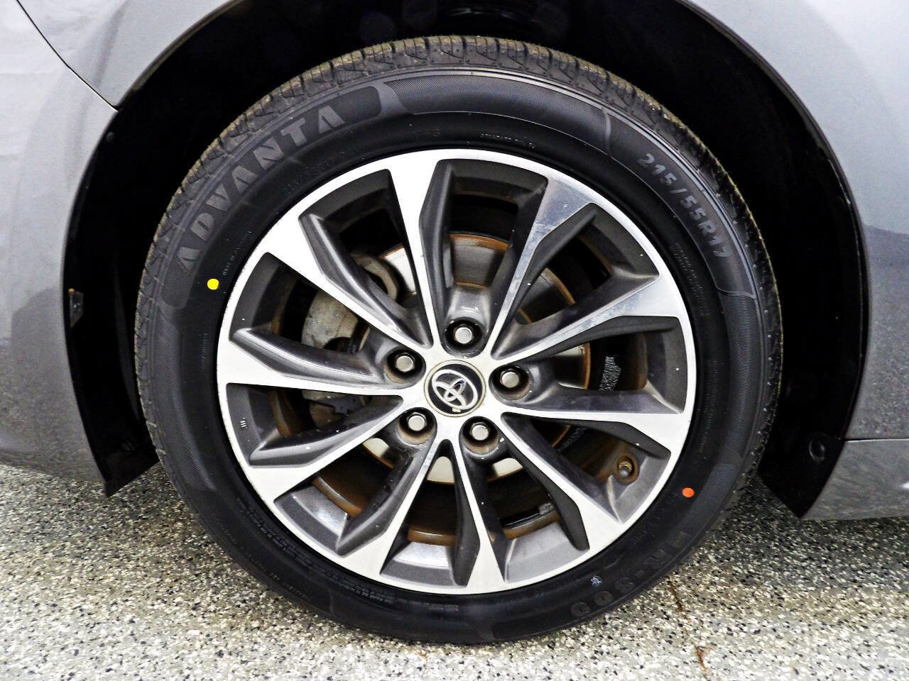 Used 2016 Toyota Avalon XLE FWD image 18