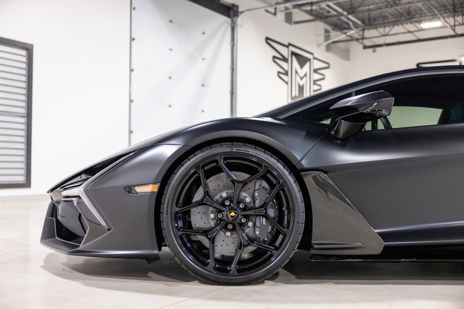 Used 2025 Lamborghini Revuelto image 21