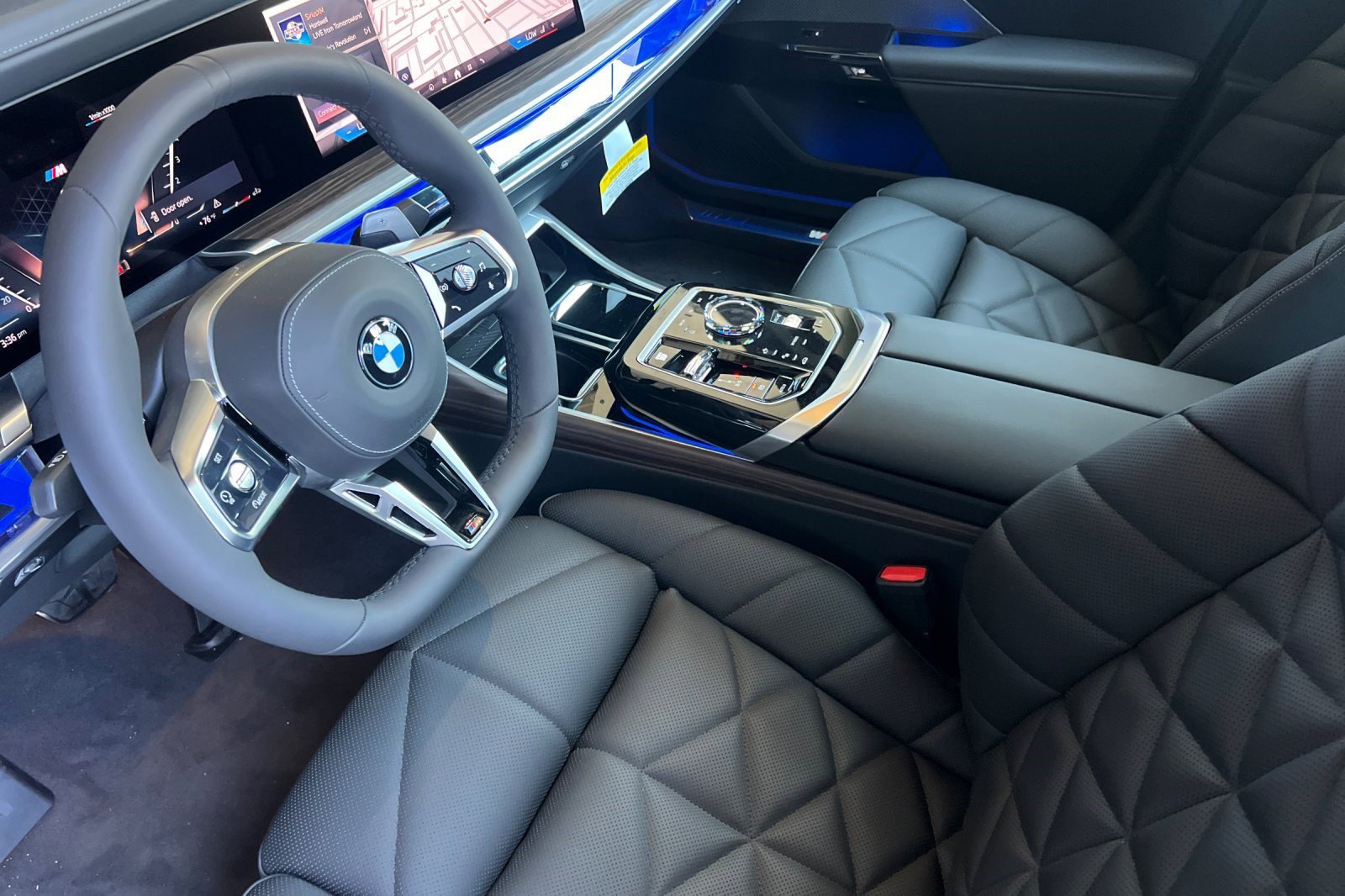 New 2025 BMW 740i image 4