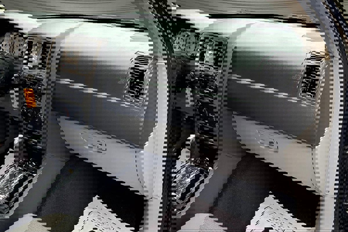 Used 2007 Chrysler 300 RWD image 25