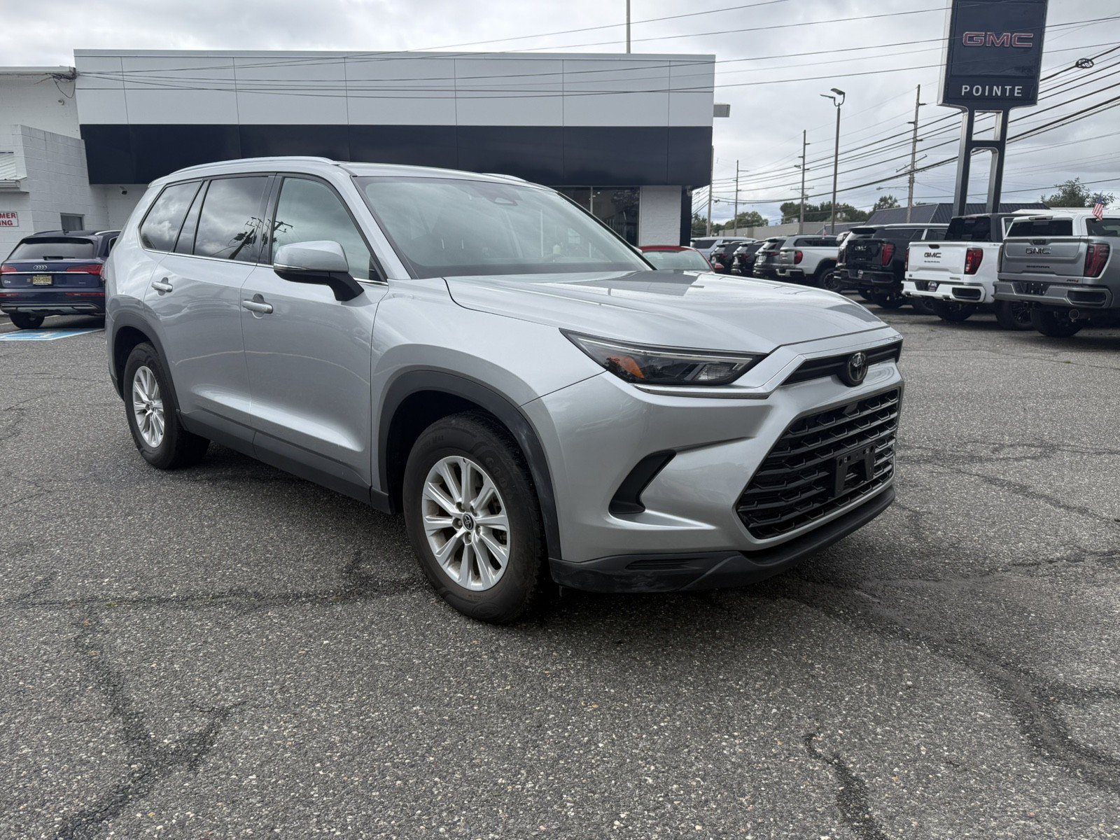 Used 2025 Toyota Grand Highlander AWD image 1