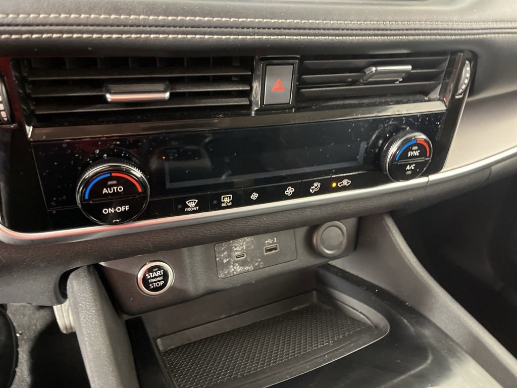 Used 2021 Nissan Rogue SV image 29