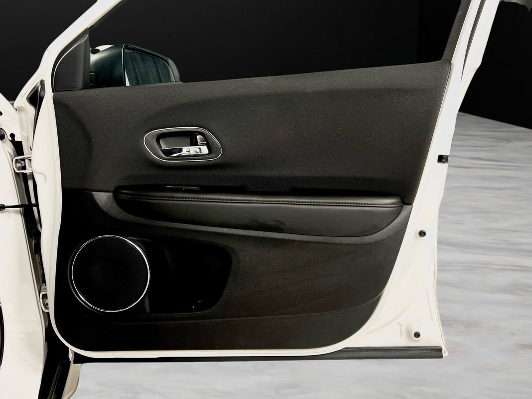 Used 2022 Honda HR-V EX image 41