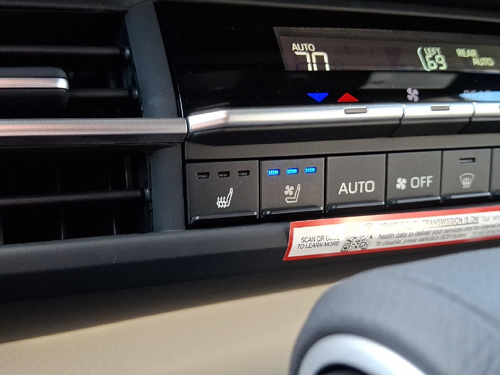 New 2026 Toyota Sienna Platinum AWD/4WD image 17