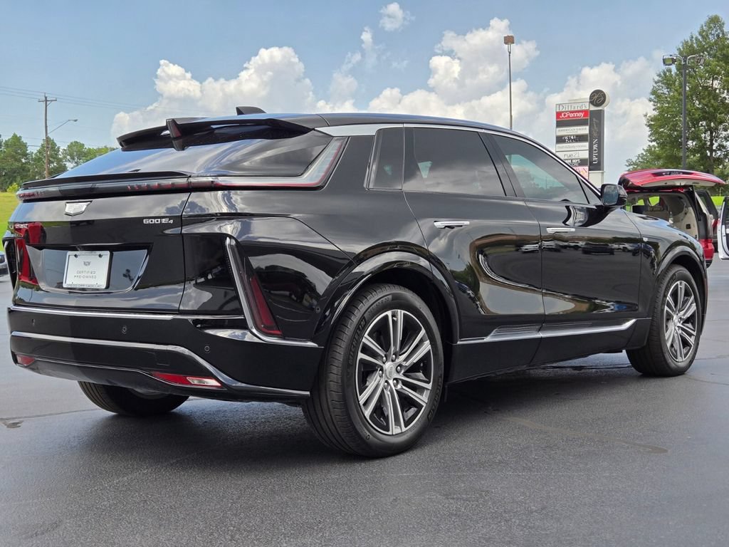 Used 2024 Cadillac Lyriq Luxury AWD/4WD image 5
