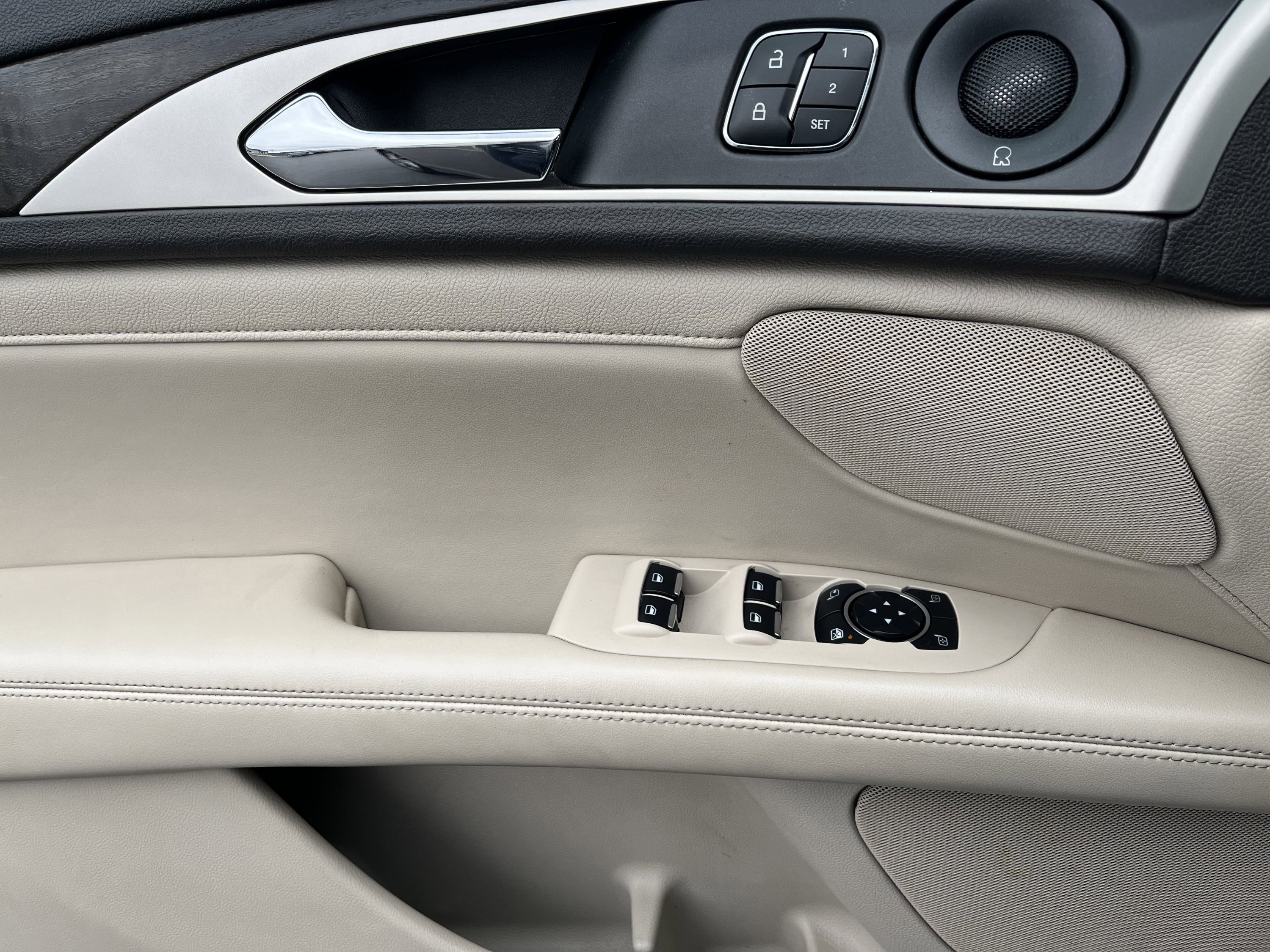 Used 2019 Lincoln MKZ Reserve w/ Reserve Plus Package image 15