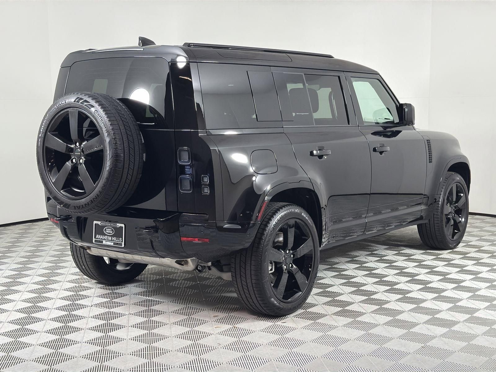 New 2026 Land Rover Defender 110 X-Dynamic SE image 5