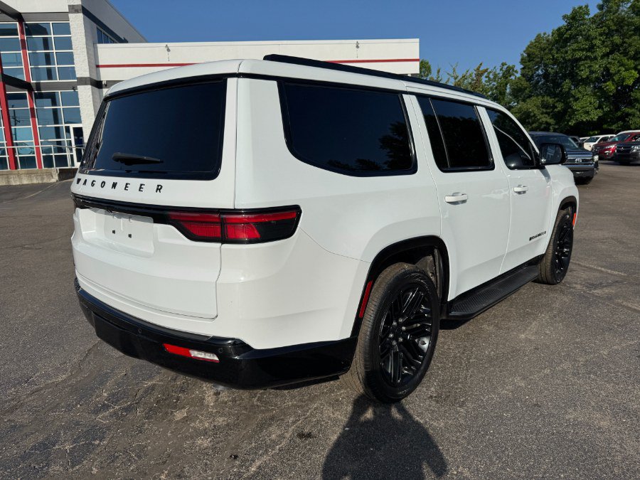Used 2023 Jeep Wagoneer Series II AWD/4WD image 5