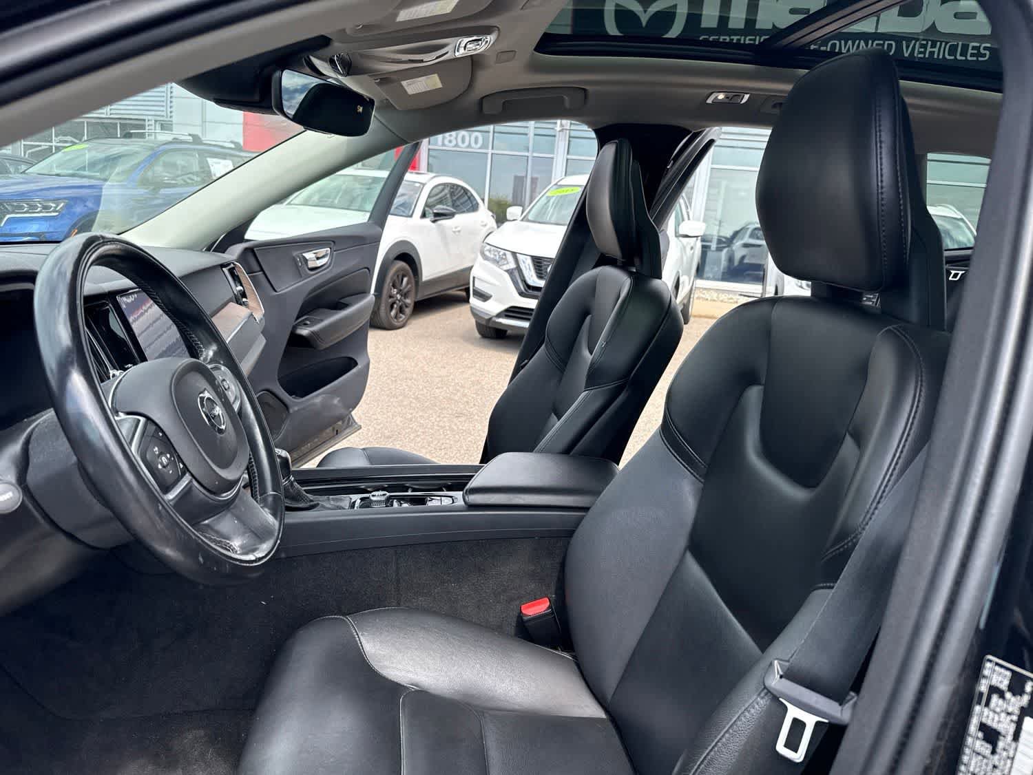 Used 2019 Volvo XC60 T6 Momentum w/ Premium Package AWD/4WD image 14