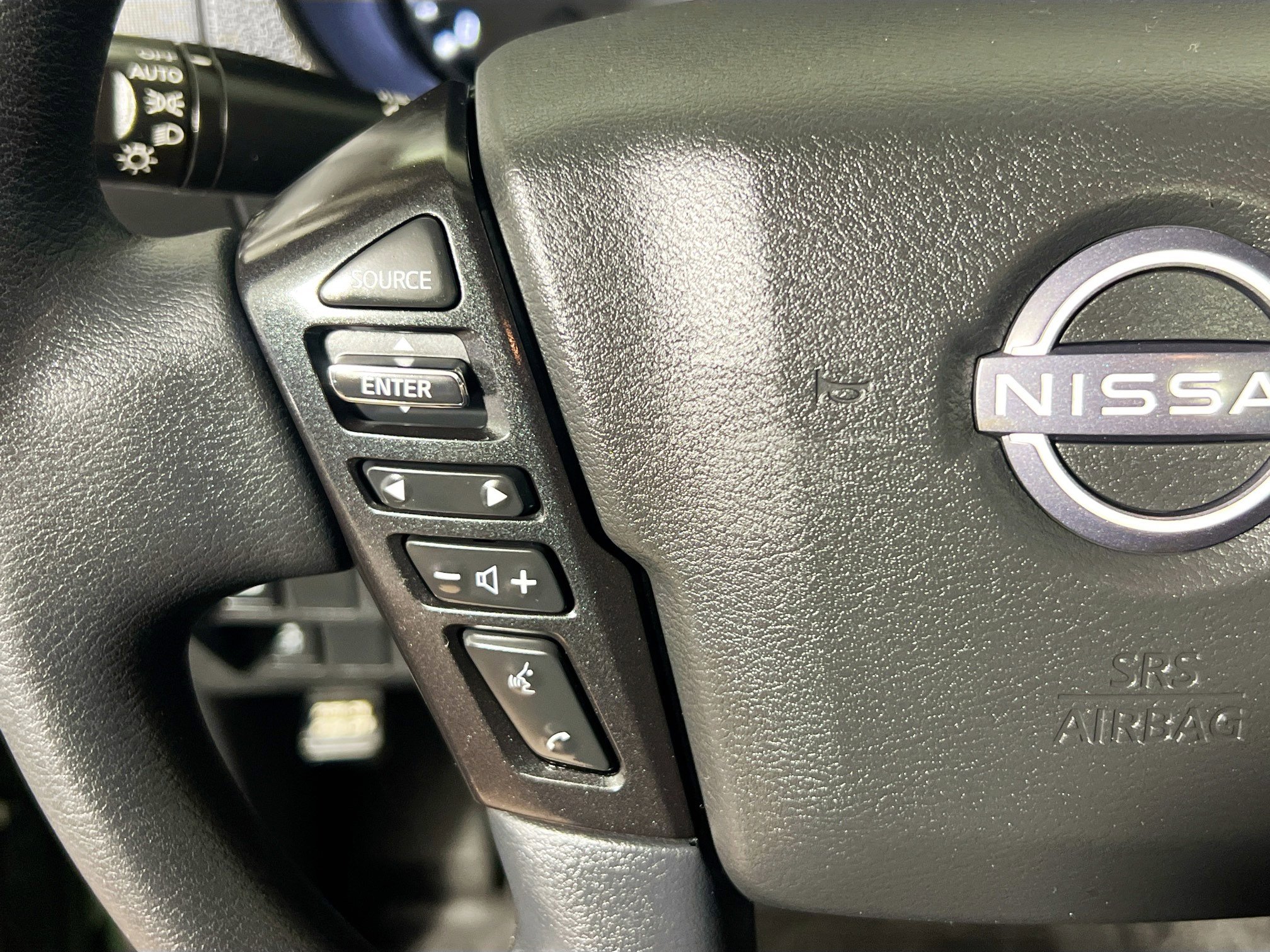 Used 2023 Nissan Frontier SV w/ Technology Package RWD image 17