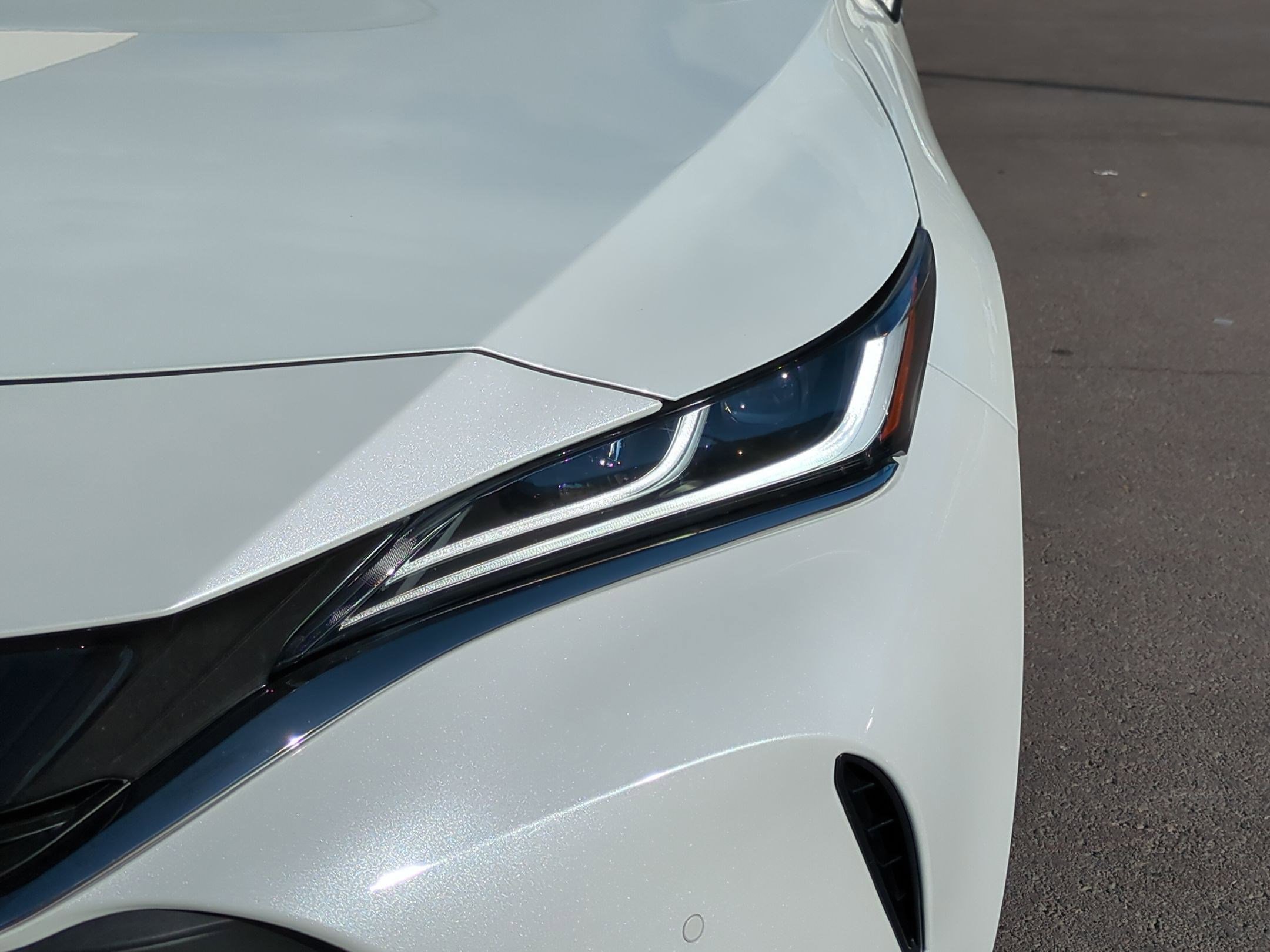 Used 2024 Toyota Venza Nightshade image 9