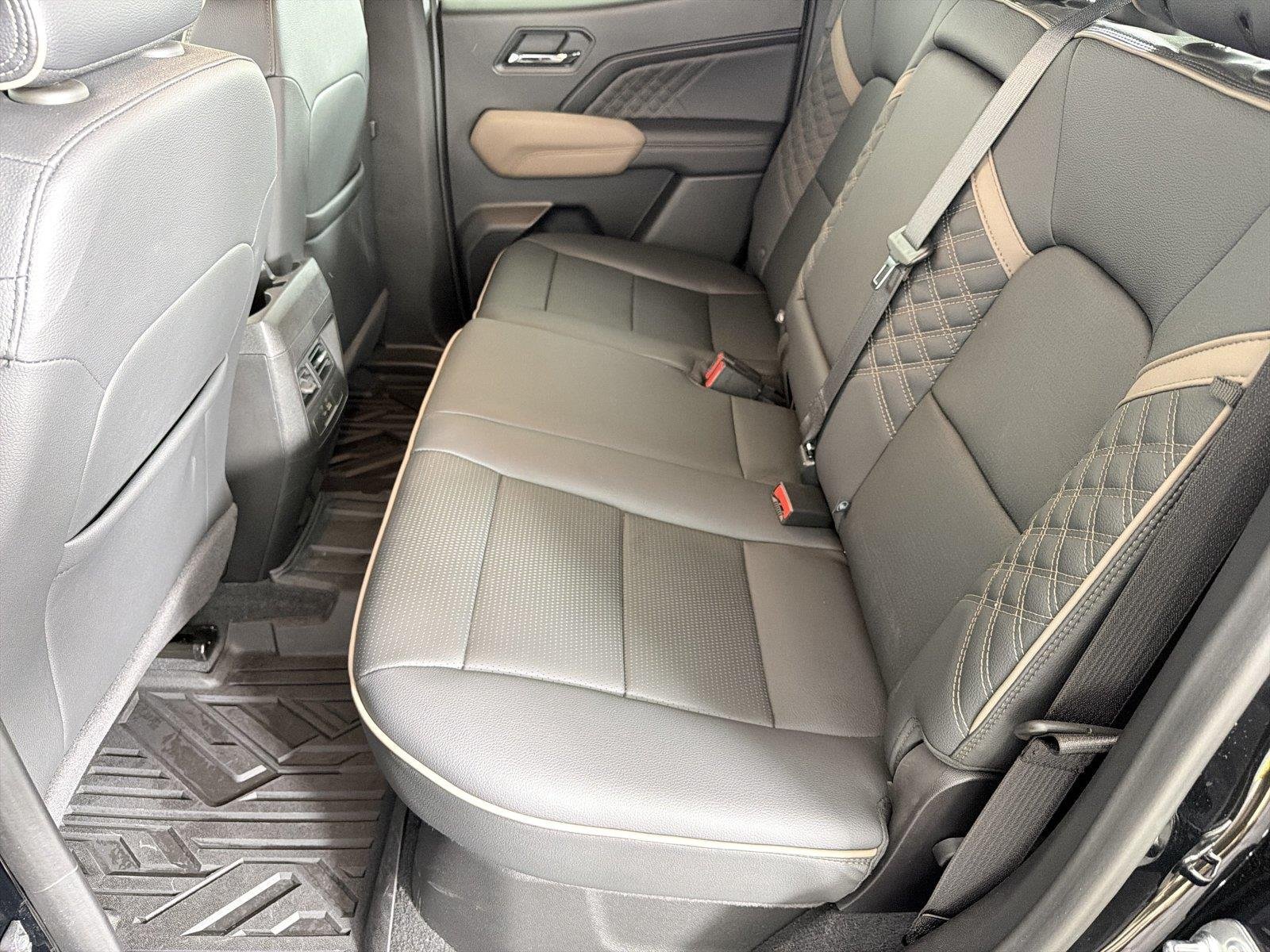 Used 2024 GMC Canyon Denali AWD/4WD image 18