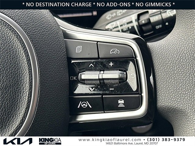 Used 2025 Kia Sorento LX image 9