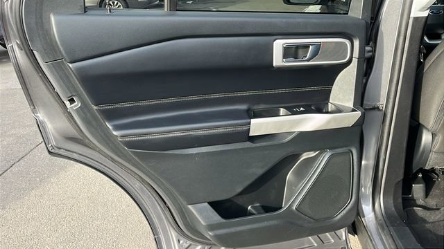 Used 2022 Ford Explorer XLT image 19