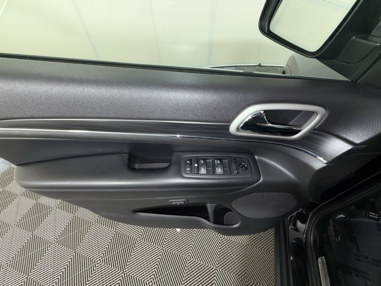 Used 2021 Jeep Grand Cherokee Limited AWD/4WD image 27