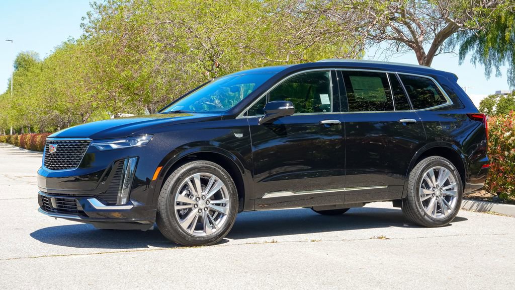 Certified 2025 Cadillac XT6 Premium Luxury w/ Technology Package image 8
