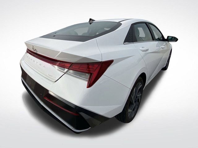 Used 2024 Hyundai Elantra Limited image 9