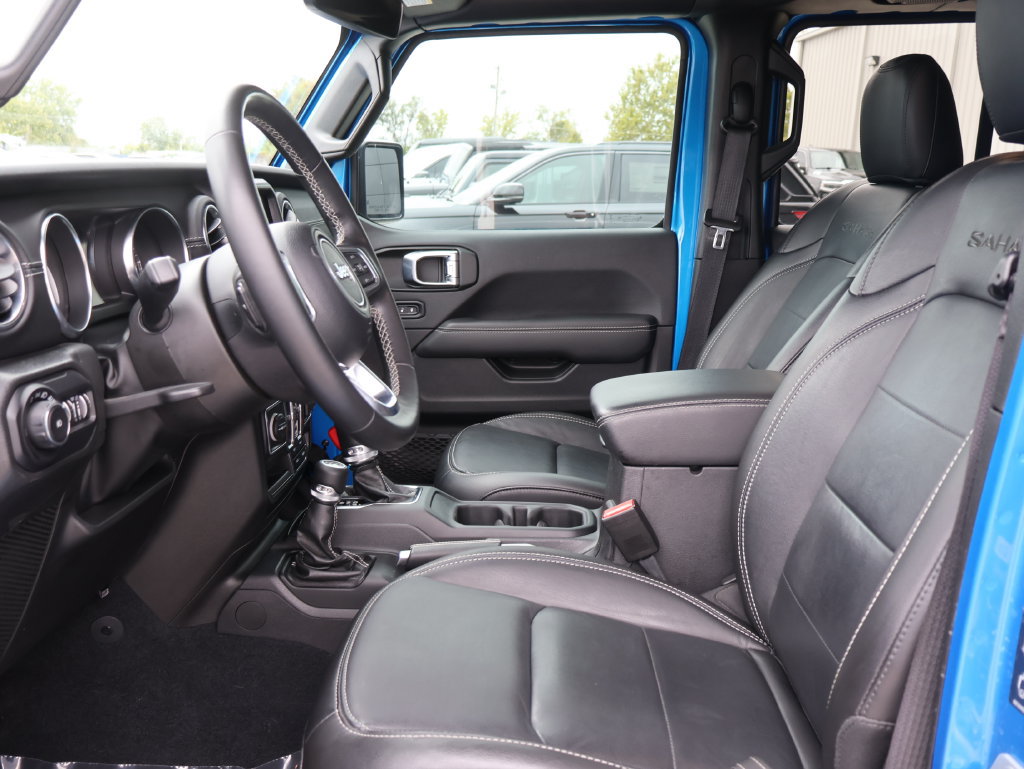 Used 2022 Jeep Wrangler Unlimited Sahara AWD/4WD image 21