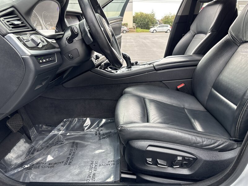 Used 2015 BMW 550i Sedan RWD image 22