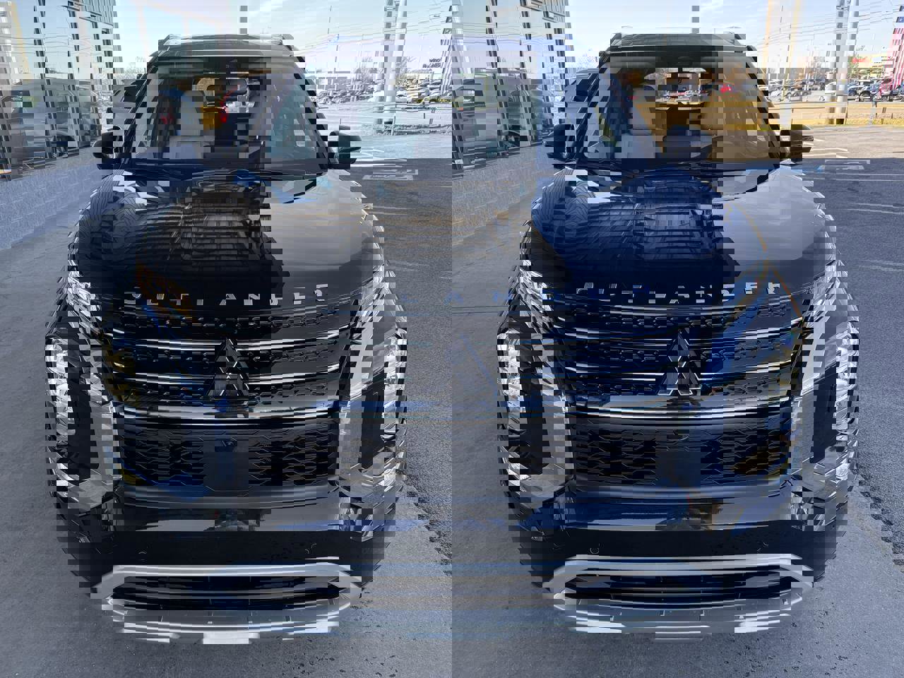 Used 2024 Mitsubishi Outlander SEL image 2