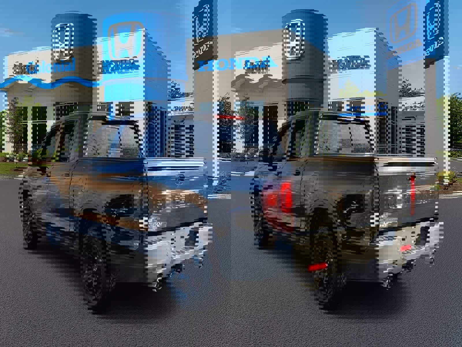 Used 2025 Honda Ridgeline Black Edition image 4