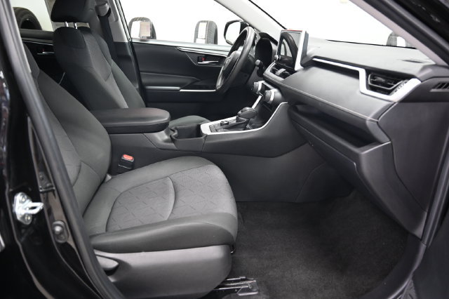 Used 2024 Toyota RAV4 XLE AWD/4WD image 11