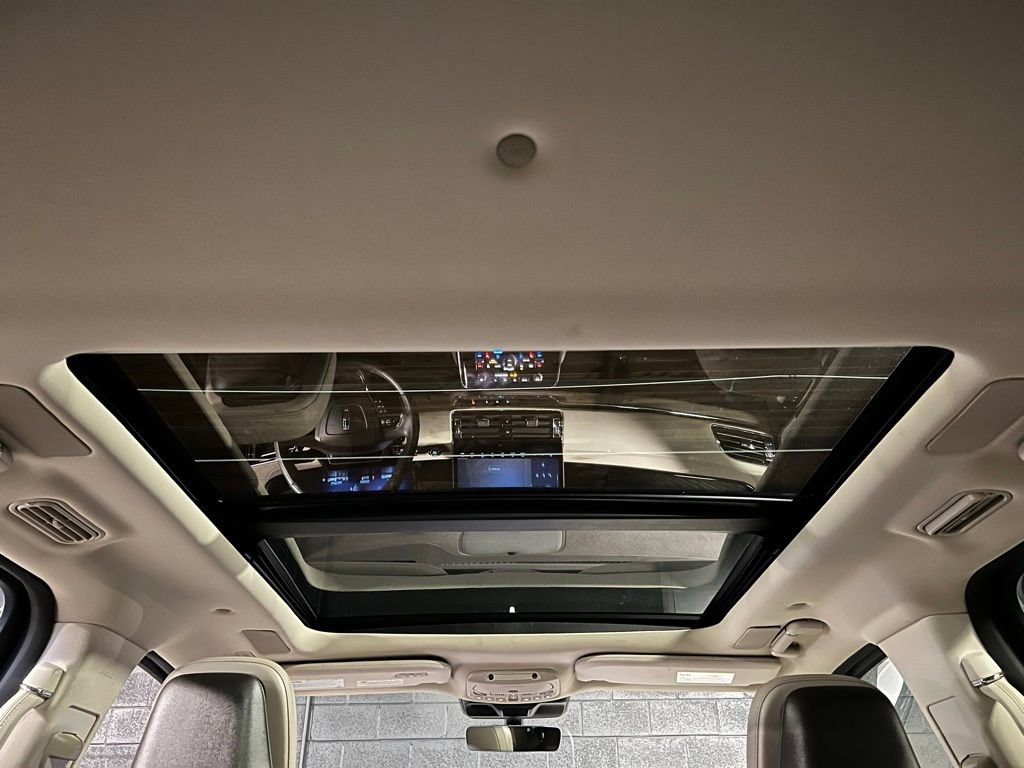Used 2024 Lincoln Navigator Reserve AWD/4WD image 5